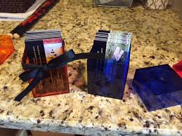 However, some people order them by company name, job position, and even location. Organize Business Cards With This Low Tech Solution Simply Placed