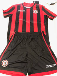 Squad of calcio foggia 1920. Gianluca Di Marzio Calcio Foggia 1920 Ecco Le Nuove Maglie Griffate Macron