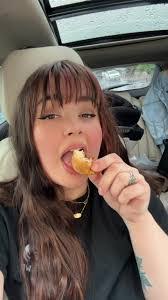 Erin Brookins's Instagram, Twitter & Facebook