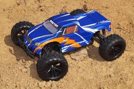Nitro cars come with risks due to the hazardous nitro fuel. How To Start A Nitro Rc Car For The First Time The Complete Guide With Pictures Rumble Rc