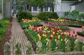 Maybe you would like to learn more about one of these? Williamsburg Style You Know I Love It Vintage American Home Colonial Garden Colonial Williamsburg Va Colonial Williamsburg Virginia