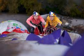 Check spelling or type a new query. Janja Garnbret Und Domen Skofic Bezwingen Einen 360 Meter Hohen 8b Schornstein Bergsteigen Com