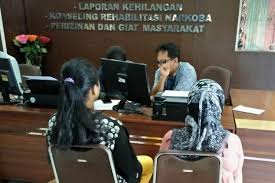 Tante dan ponakan kisah tersebar komedi malam. Ibu Sibuk Kerja Bapak Perkosa Anak Tiri Hingga Hamil