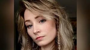 Jodi Fine's Instagram, Twitter & Facebook