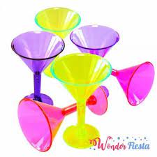 Divertidas Copas En Colores Neon Fluorescentes Para Preparar Tus Mesas De Candy Bar En Tus Fiestas Y Celebraciones Son I Martini Copas De Plastico Fiesta Neon
