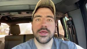 @traecrowder's video Tweet