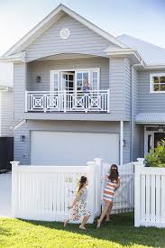 Bespoke Design Gives This Hamptons Inspired Home An Australian Twist Queensland Homes Magazine Weatherboard House Hamptons House Hamptons House Exterior