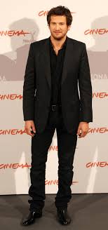 The alarm clock in wood of guillaume canet in a rock ' n roll. Guillaume Canet Height