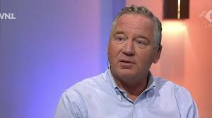 Marcel Levi is de suffe boomer met een te beperkt wereldbeeld die de  wetenschap niet nodig heeft