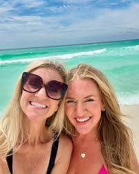 Dana Willard's Instagram, Twitter & Facebook