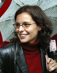 Agata Passent pokazywała w prasie zdjęcia z pierwszego ślubu. "Wojtek  zmienił moje życie na lepsze"