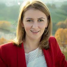 14 kapelovies alice 12 october 1989 1.83 setter romania: Ana Maria Popescu Head Of Quality Assurance Mail Media Karlsruhe 1 1 Mail Media Development Technology Gmbh Xing