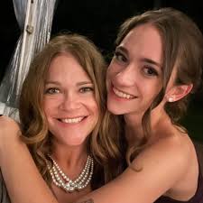 What bus trips are available for the Yankees vs Phillies game in July?