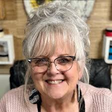 Michelle Schirmer's Instagram, Twitter & Facebook