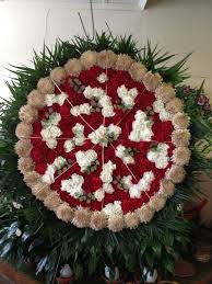 Last are the funeral flower stands, which is a gift sent by close family or very close friends. Funeral Arrangement Pizza Funeral Floral Arrangements Funeral Floral Funeral Flower Arrangements