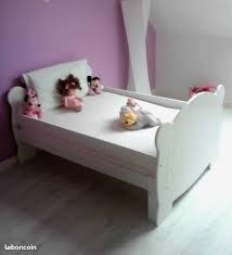 Lit Vertbaudet Evolutif Matelas Table De Chevettbe 160 Chatou 78400 Description Ensemble Le Lit L Lit Vertbaudet Lit Pour Tout Petits Chambre Enfant