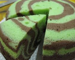 Bolu pandan ini sesuai dengan namanya sangat mudah untuk kita buat karena proses pembuatannyasangat sederhana. Cara Membuat Bolu Pandan Lembut Sederhana Souvenir Tas