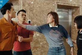 Dù rất tỏ ra lịch sự, muốn thy hiểu rõ cô cũng là thành viên trong gia đình nhưng long cũng rất cao tay dằn mặt để cô em dâu hiểu chuyện mà đừng có qua mặt mình. E7souey 1emppm