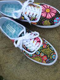 Doodle Shoes How To Decorate Canvas Shoes With Acrylic Paint Doodle Shoes Sharpie Shoes Canvas Shoes