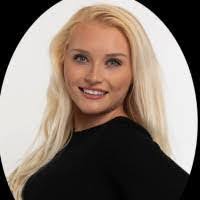 Selena Hammond's Instagram, Twitter & Facebook