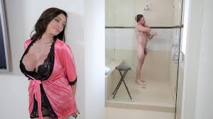 Guy has an affair with wifes gorgeous sister in the shower - SexVid.xxx