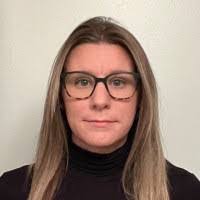 Robyn Mason's Instagram, Twitter & Facebook