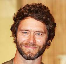 Hair For Big Ears Men Women Hairstyles Ideas Womens Hairstyles Medium Hair Styles Hair Styles