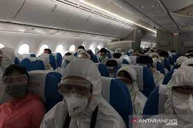 Namun, transit bagi penerbangan menuju uea, atau penerbangan menuju indonesia tidak dilarang. China Dapat 18 Kasus Impor Baru Penerbangan Dari Indonesia Aman Antara News