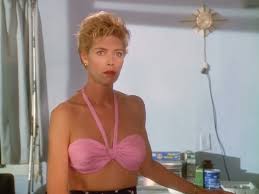 Kelly McGillis nude full frontal in Cat Chaser (1989)