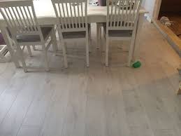 Moderne Gra Laminat Gulv Fra Pergo Med Bilder Gulv Laminat Oppussing