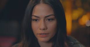 Kitapta da dizide de zeynep'i, annesinin çalıştığı evin hanımı ve beyine veriyorlar. Mehdi Zeynep I Kaciriyor Rize Haber Rize Haberleri Caykur Rizespor Rizespor Haberleri Caykur Rizede Haber Karadeniz 53 Rize Cay Haber Rize Guncel Haber Olay