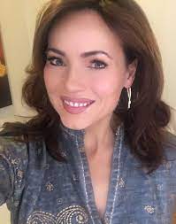 325,863 likes · 22,954 talking about this. Lisa Robertson Italian Earrings And A Tunic With Facebook