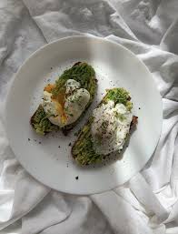 15 Delicious And Instagramable Cafes In Singapore Dewildesalhab武士 In 2020 Healthy Snacks Recipes Aesthetic Food Healty Food