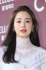 스포츠서울 박경호기자 배우 김태희가 29일 잠실실내체육관에서 진행된 '2016 셀트리온 스킨큐어 빅콘서트'에 참석하기 앞서 포토월 앞으로. í¬í†  ê¹€íƒœí¬ ì—¬ì‹ ì˜ ëˆˆë¹›