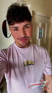 Wardy Joubert Singing