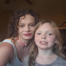 Ashlee Tracy's Instagram, Twitter & Facebook