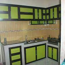 Yang menarik, ada meja makannya juga, berwarna senada, dan dilengkapi dengan westafelnya. Kitchen Set Aluminium Putih Lasopafolio