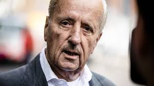 Explore tweets of theo hiddema @thiddema on twitter. Fvd Kamerlid Theo Hiddema Krijgt Mogelijk Ook Een Te Hoge Vergoeding Eenvandaag