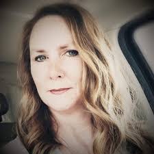 Danielle Mclin's Instagram, Twitter & Facebook