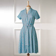 Check out our robe art déco selection for the very best in unique or custom, handmade pieces from our dresses shops. Art Deco Kleid Tageskleidung Museum Selection