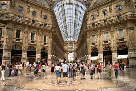 Οργάνων, κολώνες και θραύσμα του θόλου. Shopping Sthn Italia Ta Xarakthristika Ths Agoras Royxwn Sto Milano