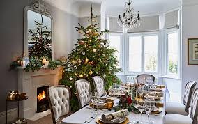 These christmas table settings include festive centerpiece, tablecloth and accent ideas that will add sparkle to your evening and impress everyone at the table. Christmas Decorations What They Say About You