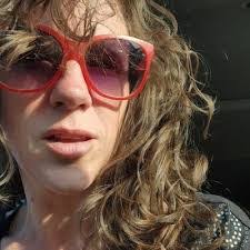 Leanne Macdonald's Instagram, Twitter & Facebook