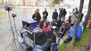 Que raconte exactement le sens de la fête ? Plus Belle La Vie Visitez Les Lieux Du Tournage Premiere Fr