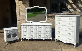 Antique/vtg french provincial gold white wood 2 drawer nightstand side/end table. Pin On Painted Furniture