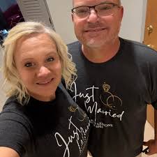 Who can provide nail services in Duncan?