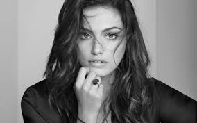 She is best known for portraying cleo sertori in the television program h2o: Actress Model Girl Phoebe Tonkin Portrait Wallpaper 2560x1600 18312