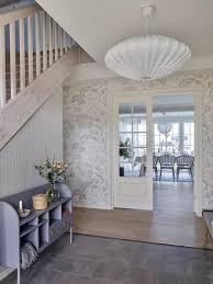 Une Maison Blanche Et Neuve Au Style Ancien Planete Deco A Homes World En 2020 Maison Decoration Maison Deco