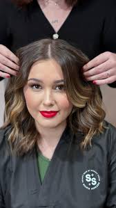 María nunca se había hecho nada en el pelo., Ni color, ni mechas, ni nada.,  Y ayer… se atrevió por primera vez. 💇‍♀️✨, Nos dijo:, “No sé por qué nunca  me había hecho algo así., ¡Me siento guapísima!” ...