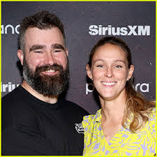 Eve Kendrick's Instagram, Twitter & Facebook